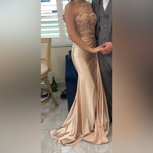 Gorgeous good dress in size 0